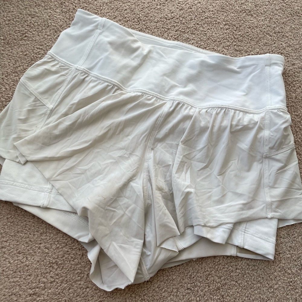 White lululemon shorts
